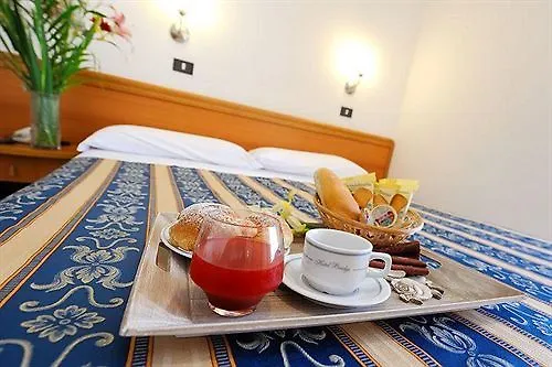 Hotel Bridge Rimini Italië